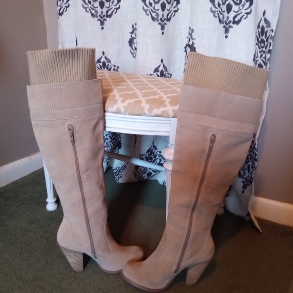 Seychelles Tan/ Camel Suede Boots - Picture 3 of 11